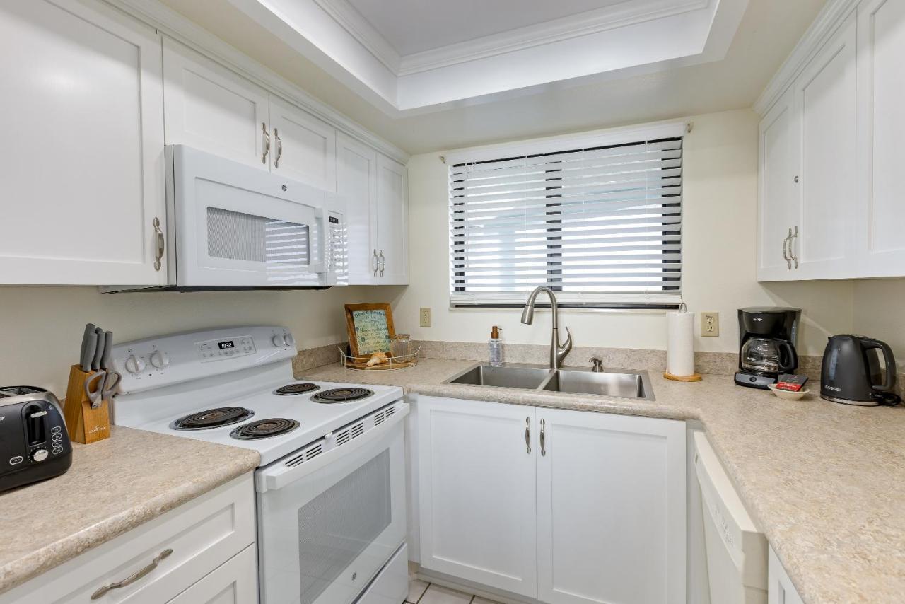 Ocean View With A Beachfront Pool At Ocean Trillium Condo ~ 403 New Smyrna Beach Bagian luar foto