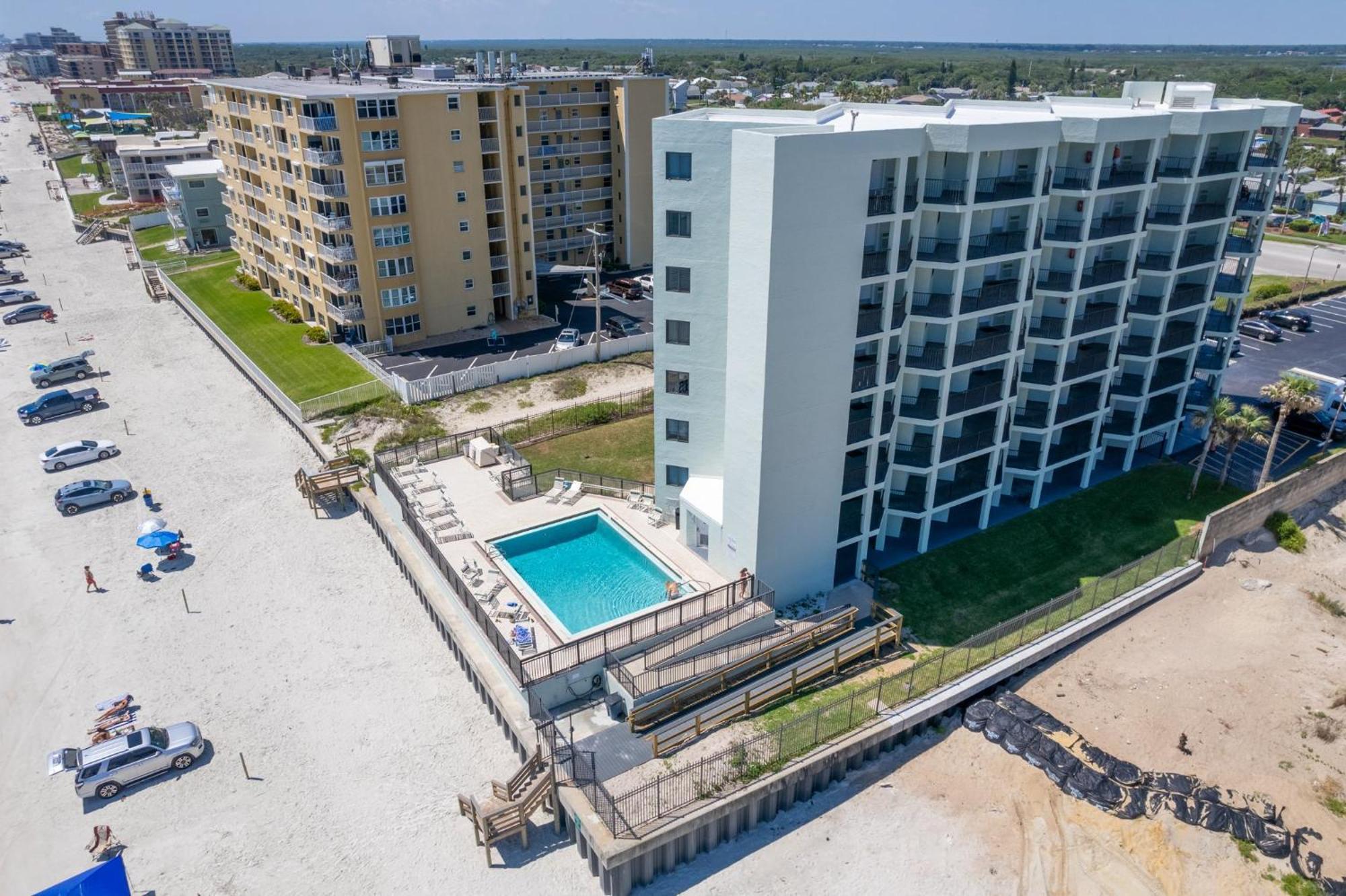 Ocean View With A Beachfront Pool At Ocean Trillium Condo ~ 403 New Smyrna Beach Bagian luar foto