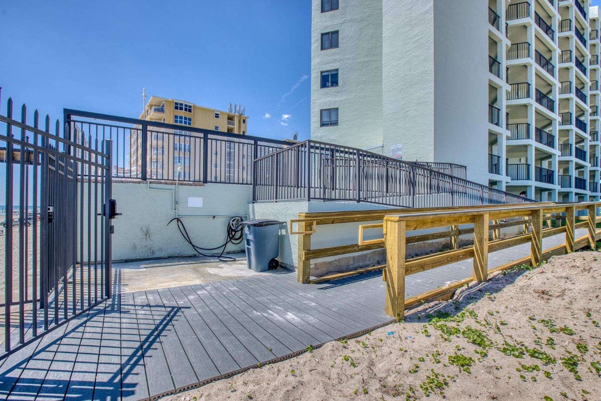 Ocean View With A Beachfront Pool At Ocean Trillium Condo ~ 403 New Smyrna Beach Bagian luar foto