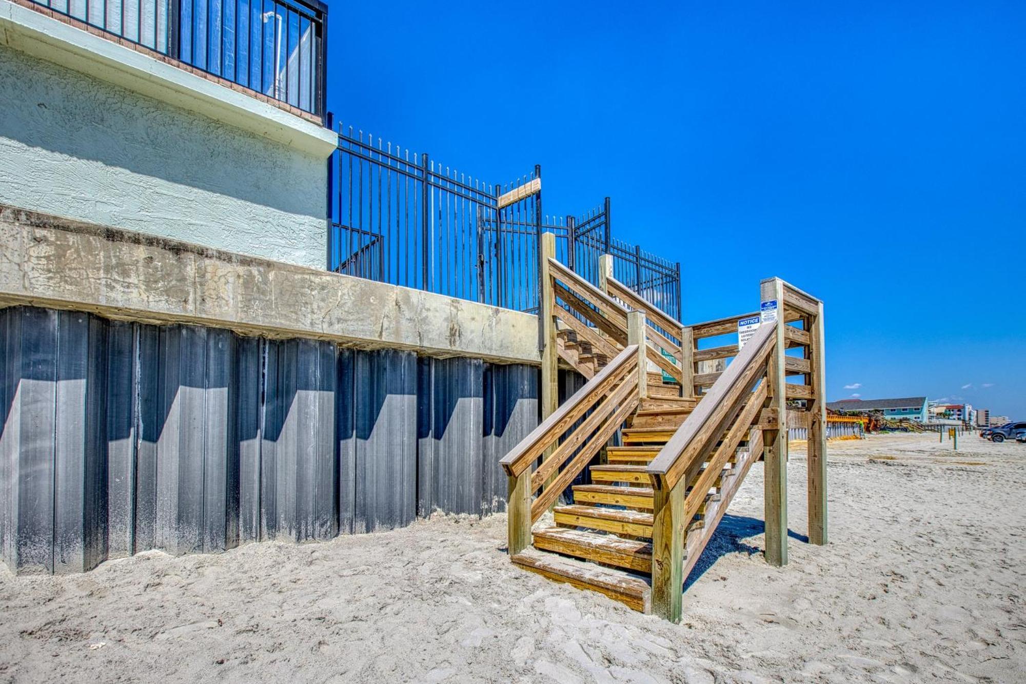 Ocean View With A Beachfront Pool At Ocean Trillium Condo ~ 403 New Smyrna Beach Bagian luar foto