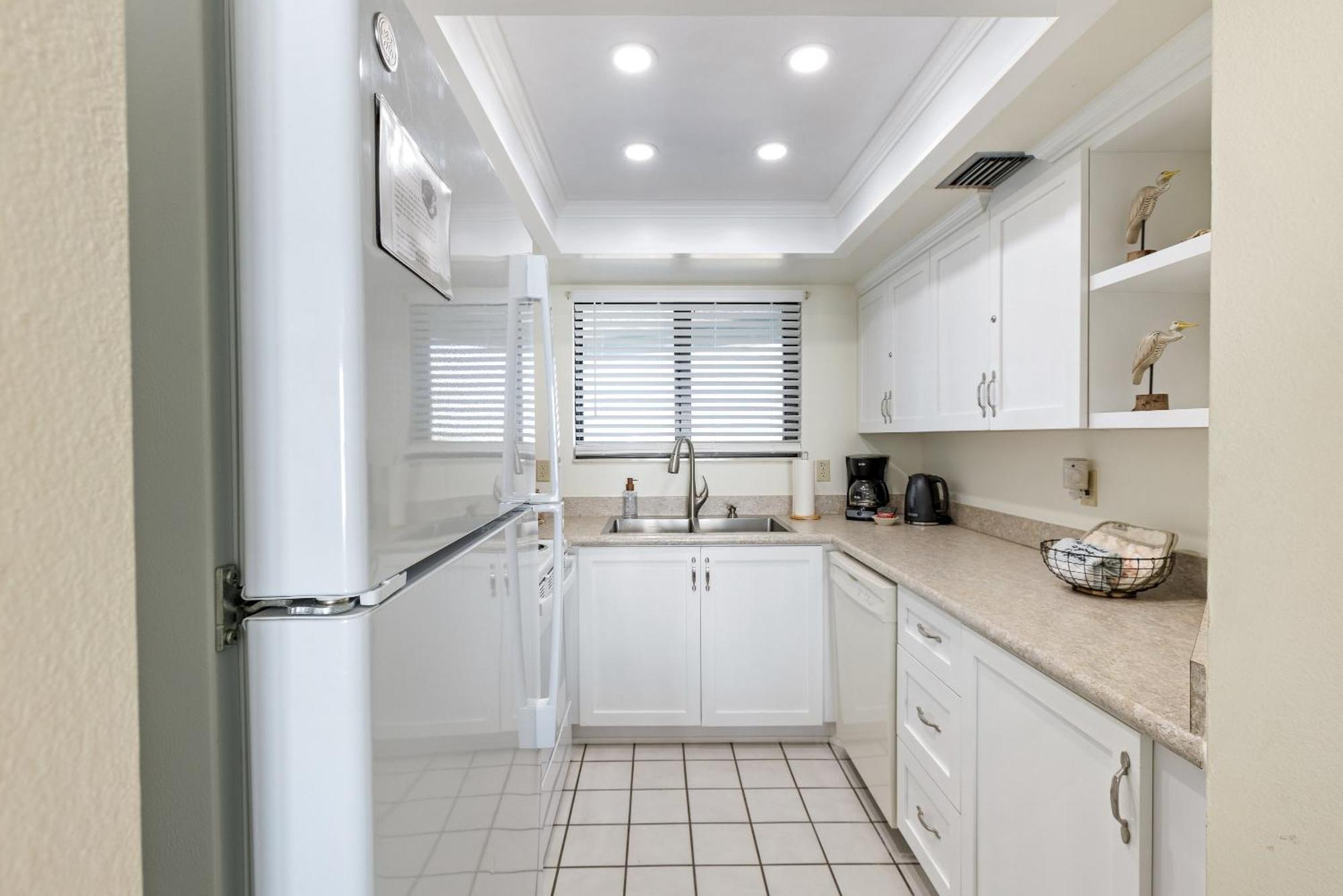 Ocean View With A Beachfront Pool At Ocean Trillium Condo ~ 403 New Smyrna Beach Bagian luar foto